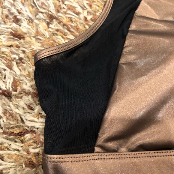 Fabletics - Camryn Metallic Sports Bra size 2XL - Picture 7 of 7